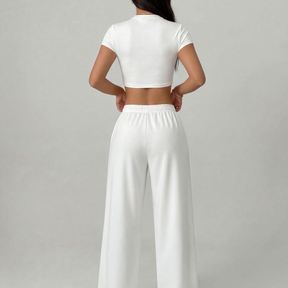 Summer Clothing Aesthetic - セクシーな夏のレディースファッション、スリムフィットの半袖Tシャツとロングパンツ、カジュアルでスポーティーなスタイル、美しい無地のセットアップ