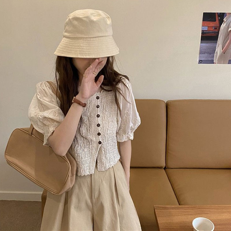 フレンチスタイルのレーススクエアカラーシャツ夏の新パフスリー - Summer Clothing In French のレビューと価格